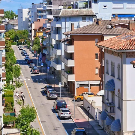 Fg - Bilocale Con Terrazzo E Posto Auto Coperto * Grado