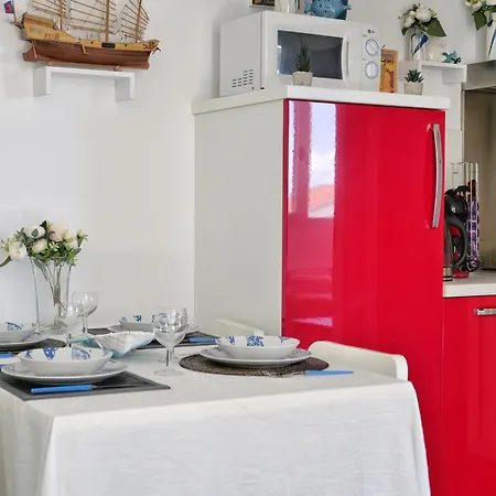 Fg - Bilocale Con Terrazzo E Posto Auto Coperto Grado